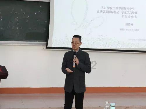 逃出灰绿房